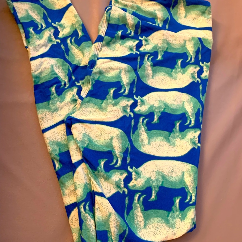 Royal blue Lularoe TC leggings with mint pigs